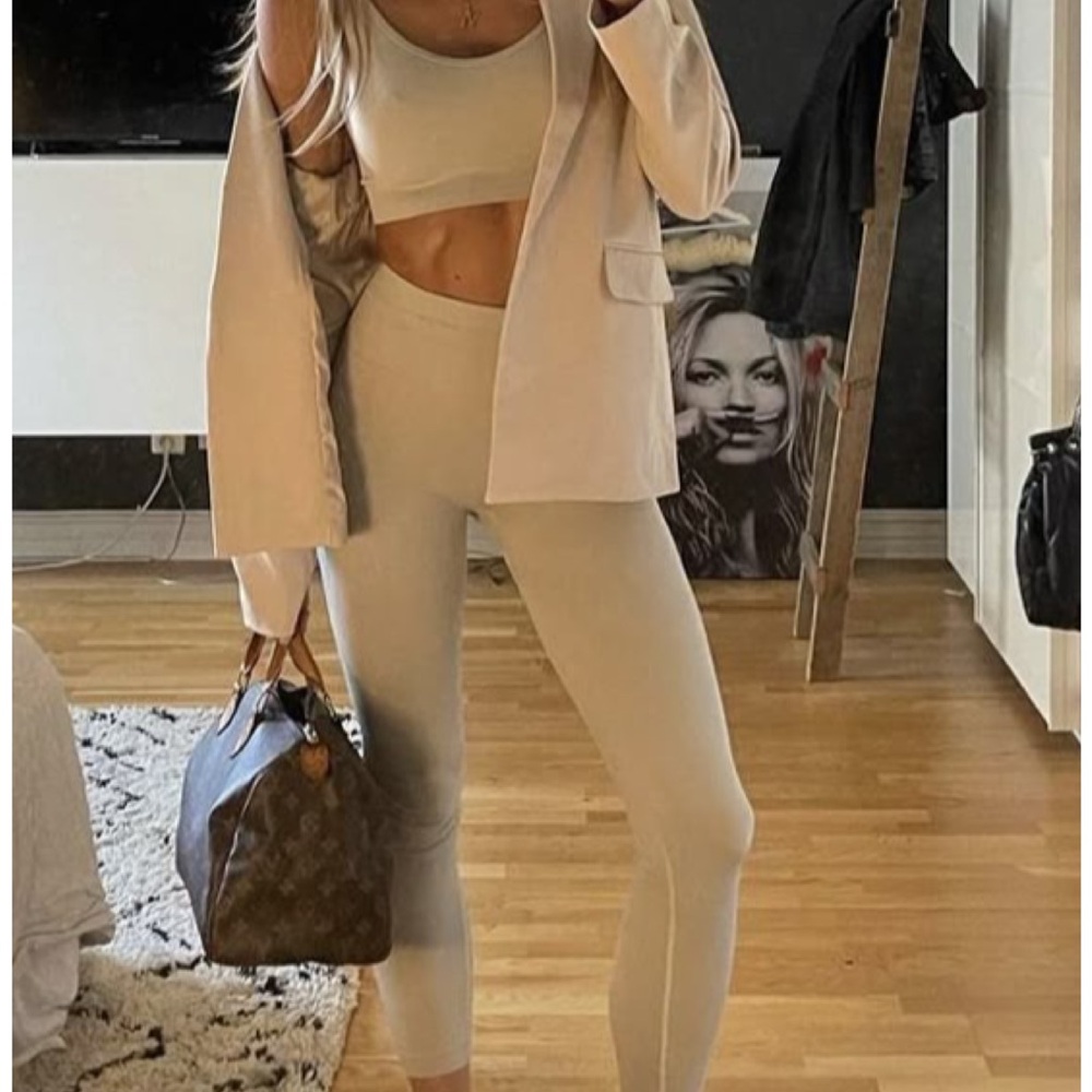 Lululemon Athletica Cream Skinny Pants